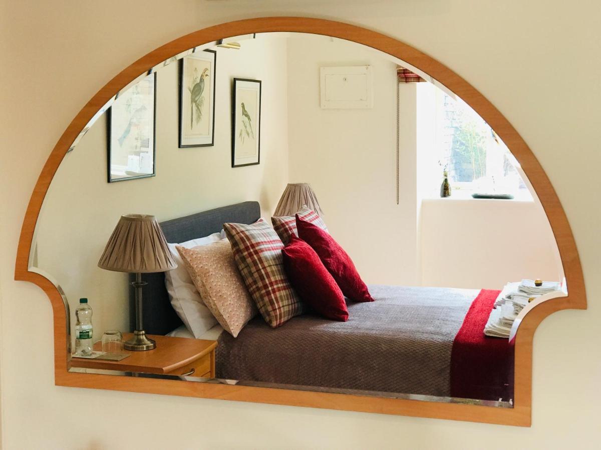 Charming Hen Cottage Countryside Retreat Lincoln Newball ภายนอก รูปภาพ