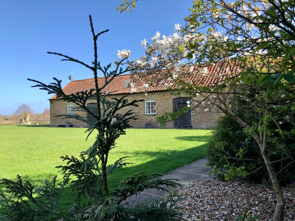 Charming Hen Cottage Countryside Retreat Lincoln Newball ภายนอก รูปภาพ